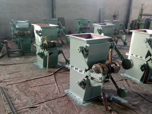 電動(dòng)矩形縮氣翻板閥 電動(dòng)矩形縮氣翻板閥